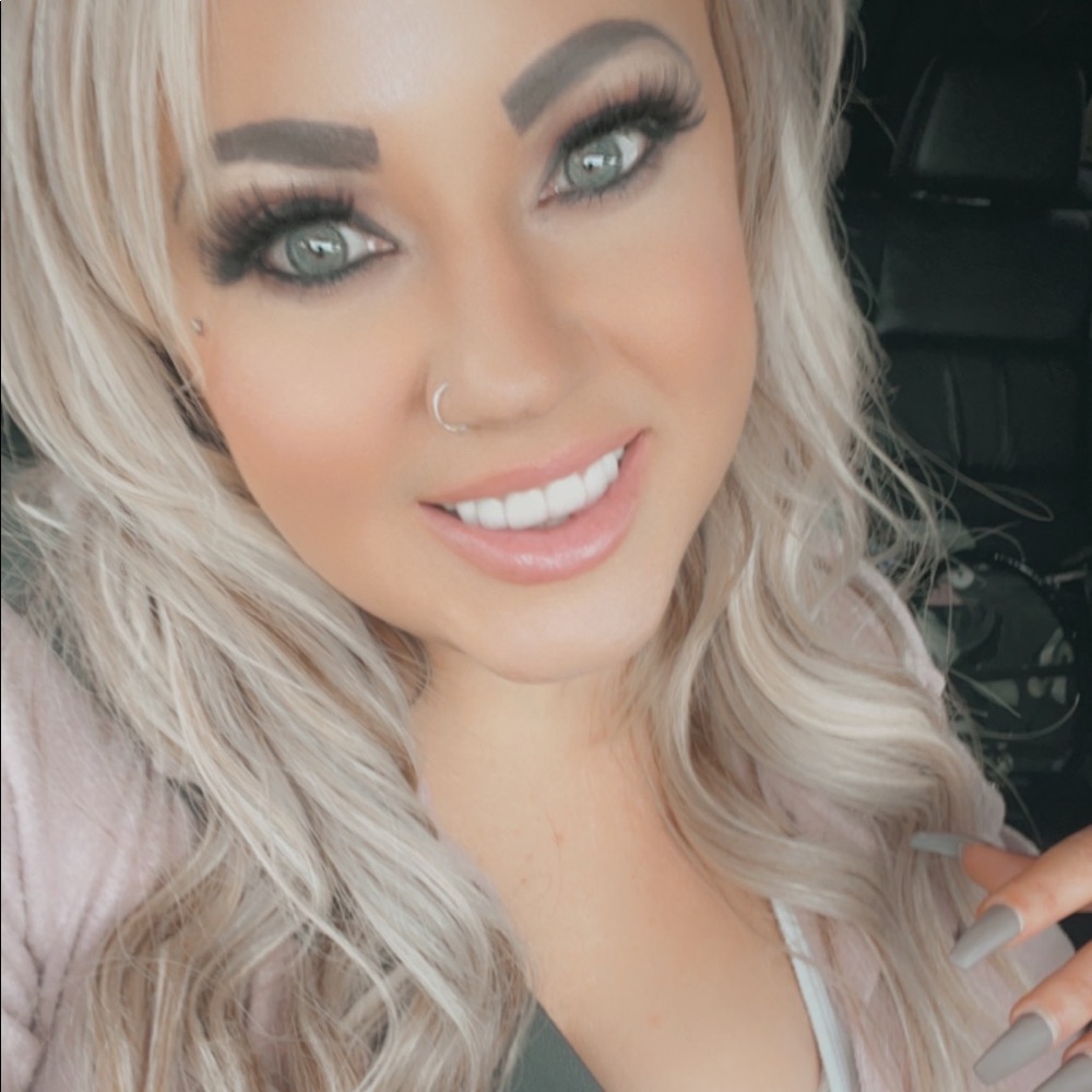 Meet your Posher, Mara